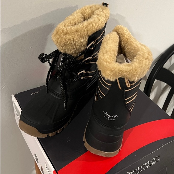 Cougar Women's Black and Tan Winter Boots - Picture 5 of 12
